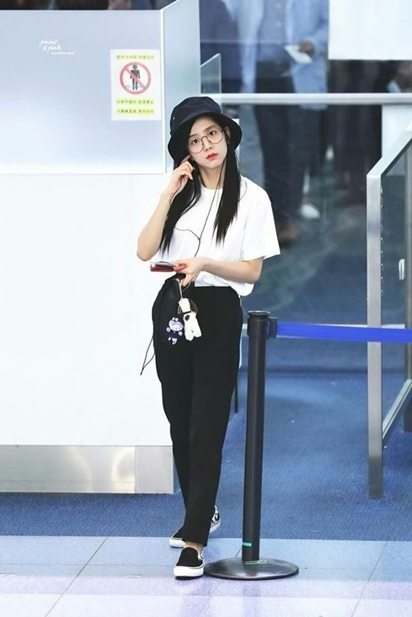 Đón hè rực rỡ với loạt gợi ý mix đồ đẹp mắt từ BlackPink ảnh 8 Đón hè rực rỡ với loạt gợi ý mix đồ đẹp mắt từ BlackPinkdf