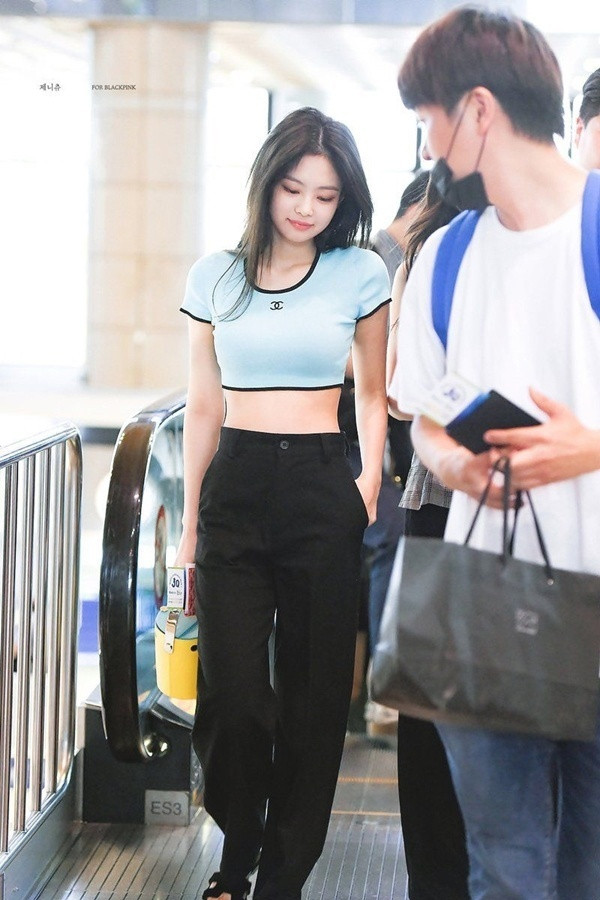 Đón hè rực rỡ với loạt gợi ý mix đồ đẹp mắt từ BlackPink ảnh 1 Đón hè rực rỡ với loạt gợi ý mix đồ đẹp mắt từ BlackPinkdf