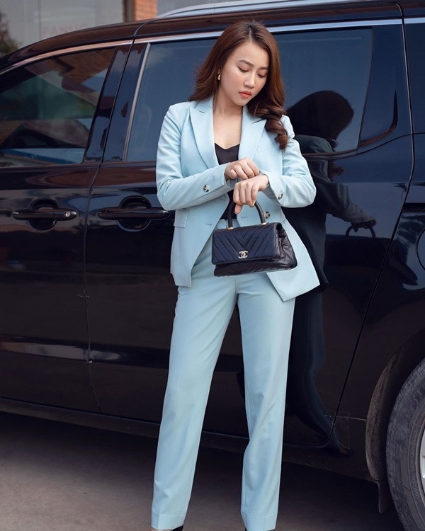 Phong cách sành điệu của bạn gái mới cầu thủ Tiến Linh ảnh 9 Phong cách thanh lịch ngọt ngào của bạn gái cầu thủ Tiến Linh