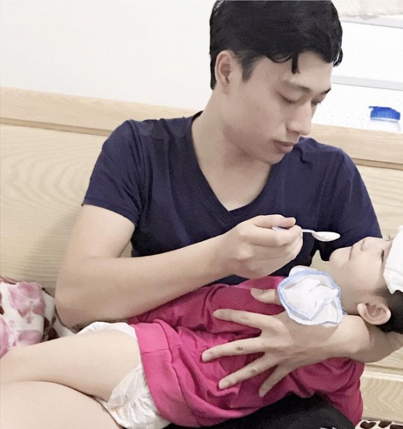 cô bé suy dinh dưỡng ở Lào Cai giờ ra sao 0  em bé ở Lào Cai, em bé ở Lào Cai bị suy dinh dưỡng, giới trẻ