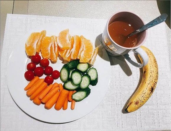 Nhờ đâu Ngọc Trinh và Phạm Hương có được vòng eo “con kiến“? ảnh 4 Empty