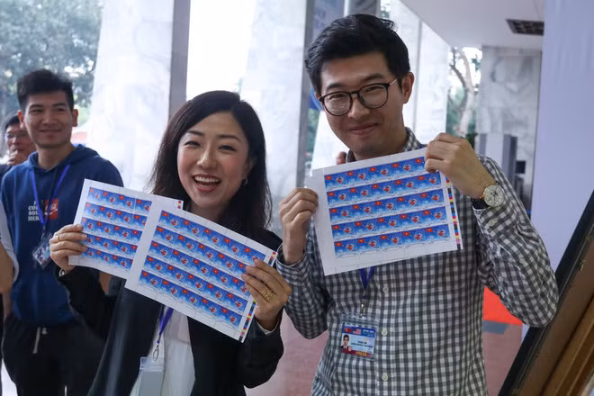 Bộ tem gây được sự chú ý với bạn bè quốc tế