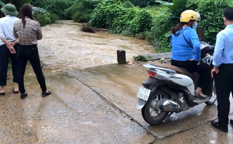 Đoạn ngầm tràn tại xã Yên Thái, nơi 1 học sinh tiểu học vừa bị cuốn trôi. Ảnh: Báo Yên Bái