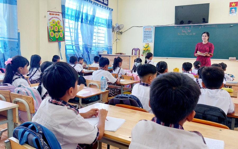 Học sinh Sóc Trăng trong giờ học.