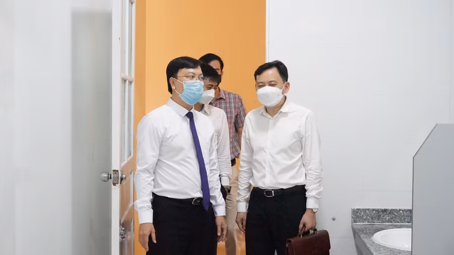 Kiểm tra công trình nhà vệ sinh của các cơ sở.