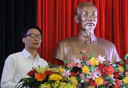 Phó Thủ tướng Vũ Đức Đam tại Hội nghị tổng kết năm học 2014 – 2015 và triển khai nhiệm vụ năm học 2015 – 2016 đã nhấn mạnh: Vì học sinh, dù khó khăn cũng quyết tâm làm