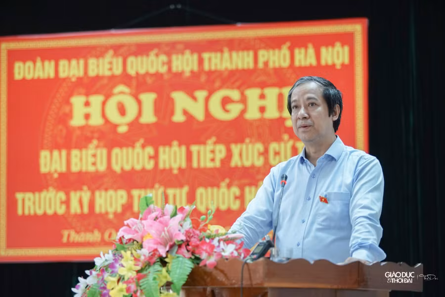 Bộ trưởng Bộ GD&ĐT Nguyễn Kim Sơn phát biểu tại Hội nghị đại biểu quốc hội tiếp xúc cử tri trước kỳ họp thứ 4, Quốc hội khóa XV.