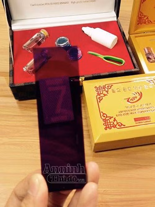 Cận cảnh hàng loạt “đồ nghề” chơi cờ bạc bịp cực tinh vi ảnh 2