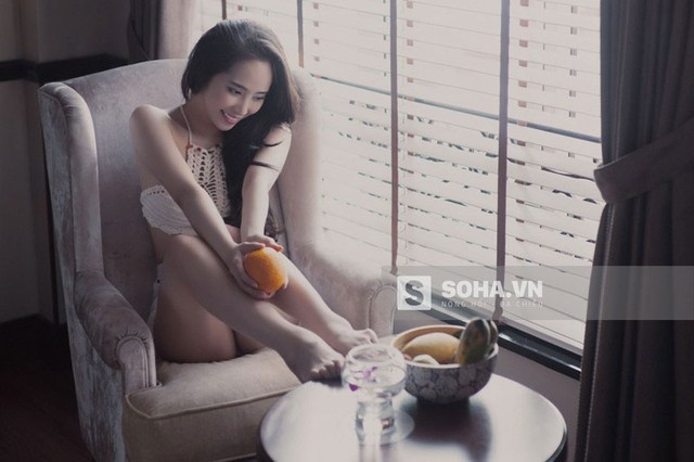"Cá sấu chúa" Quỳnh Nga tung loạt ảnh nóng bỏng, ướt át ảnh 3 Sau khi lập gia đình, Quỳnh Nga rất ít tham gia các sự kiện giải trí. Thay vào đó cô tập trung cho công việc kinh doanh hàng nhập khẩu.