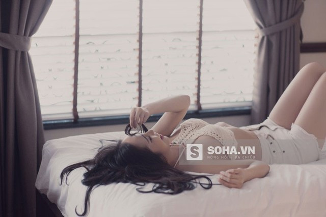 "Cá sấu chúa" Quỳnh Nga tung loạt ảnh nóng bỏng, ướt át ảnh 1 Sau một thời gian vắng bóng, mới đây Quỳnh Nga quyết định trở lại với phong cách vô cùng sexy, nóng bỏng.