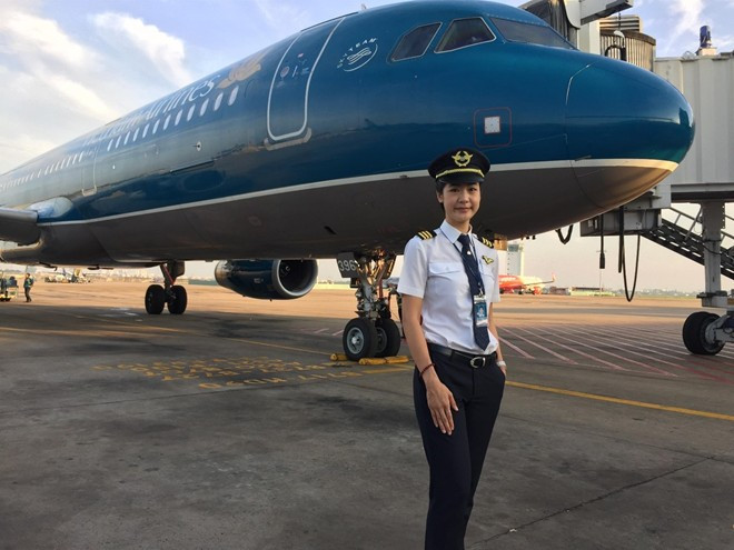Huỳnh Lý Đông Phương đã có gần 4 năm công tác tại Vietnam Airlines. Huỳnh Lý Đông Phương đã có gần 4 năm công tác tại Vietnam Airlines.