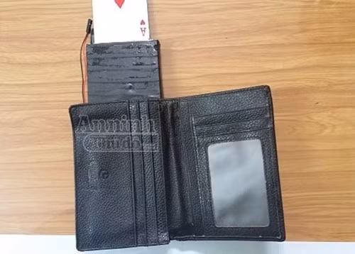 Cận cảnh hàng loạt “đồ nghề” chơi cờ bạc bịp cực tinh vi ảnh 3