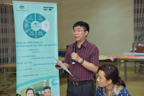 TS Hoàng Ngọc Anh – Trưởng khoa Toán – Lý – Tin - phát biểu tại Hội thảo