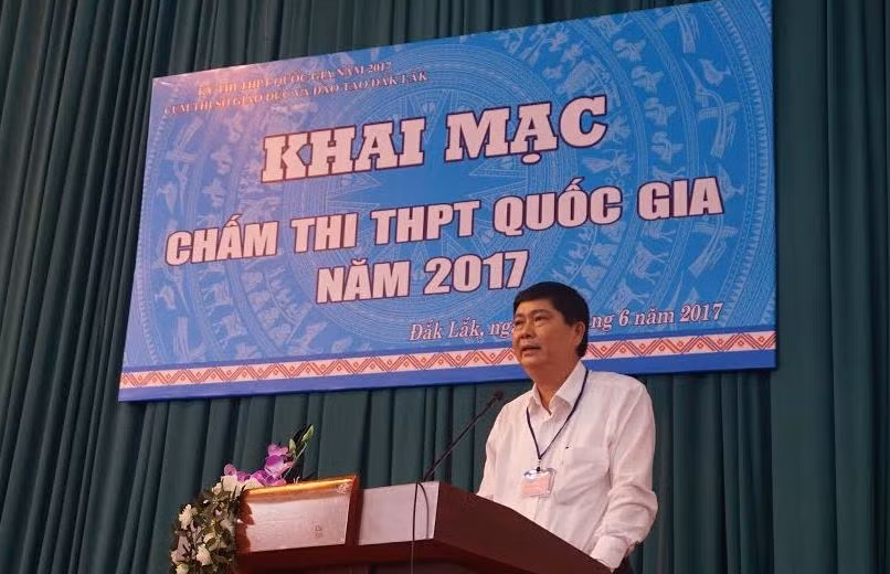 ông Phạm Đăng Khoa - Giám đốc Sở GD&ĐT Đắk Lắk phát biểu khai mạc chấm thi THPT quốc gia 2017 ông Phạm Đăng Khoa - Giám đốc Sở GD&ĐT Đắk Lắk phát biểu khai mạc chấm thi THPT quốc gia 2017