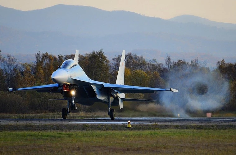 Cận cảnh tiêm kích thay thế Su-27 trong Không quân Nga