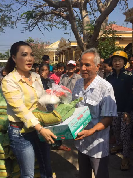 NSUT Cam Tien: “Cuoc doi khong nen bon chen” - Anh 2