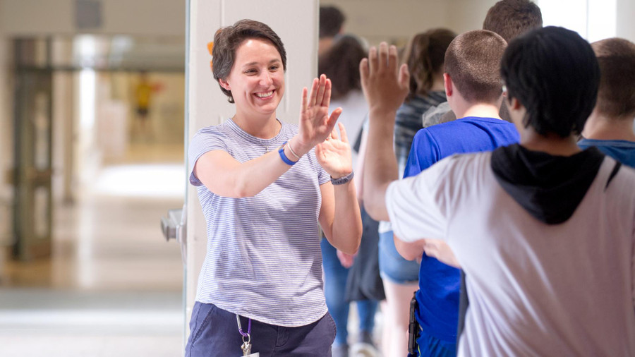 Tham vấn tâm lý học đường là hoạt động phổ biến tại Mỹ.