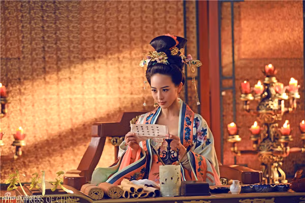 Cuộc đời đầy nước mắt của Từ Hiền Phi trên phim và đời thực