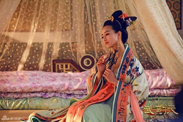 Cuộc đời đầy nước mắt của Từ Hiền Phi trên phim và đời thực ảnh 7 Cuộc đời đầy nước mắt của Từ Hiền Phi trên phim và đời thực