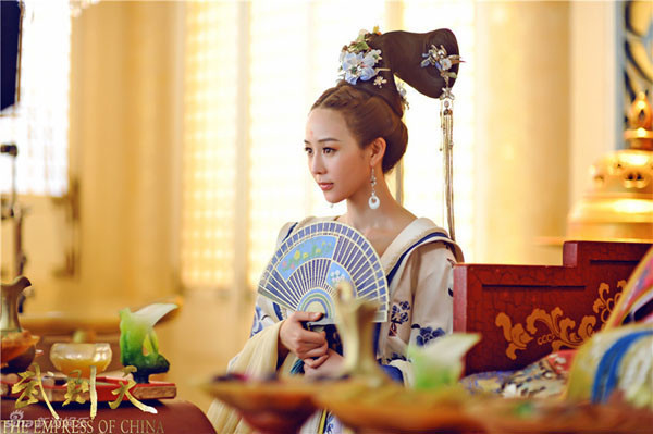 Cuộc đời đầy nước mắt của Từ Hiền Phi trên phim và đời thực ảnh 1 Cuộc đời đầy nước mắt của Từ Hiền Phi trên phim và đời thực