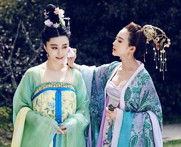 Cuộc đời đầy nước mắt của Từ Hiền Phi trên phim và đời thực