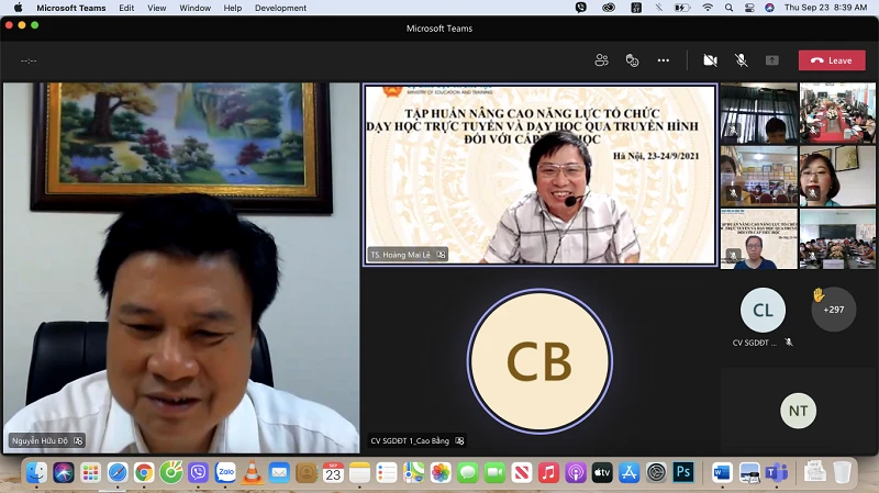 Thứ trưởng Bộ GD&ĐT Nguyễn Hữu Độ khai mạc tập huấn tổ chức dạy học trực tuyến cho giáo viên.