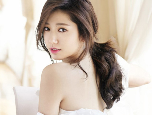 Đối với chị em phụ nữ thì các dấu hiệu lão hóa của cơ thể luôn là nỗi lo lắng làm đẹp tự nhiên