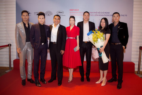 Lý Nhã Kỳ chi 1 triệu Euro quảng bá Việt Nam, tổ chức tiệc ở Cannes 2017 - Ảnh 11 Ly Nha Ky chi 1 trieu Euro quang ba Viet Nam, to chuc tiec o Cannes 2017 - Anh 11