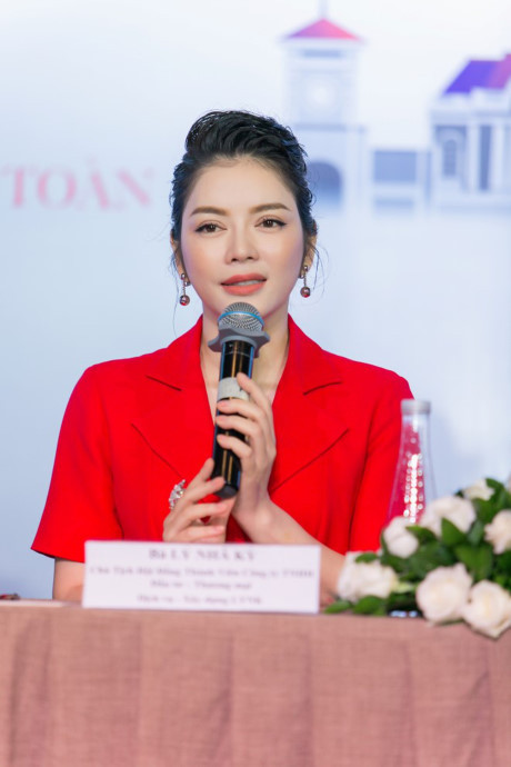Lý Nhã Kỳ chi 1 triệu Euro quảng bá Việt Nam, tổ chức tiệc ở Cannes 2017 - Ảnh 1 Ly Nha Ky chi 1 trieu Euro quang ba Viet Nam, to chuc tiec o Cannes 2017 - Anh 1
