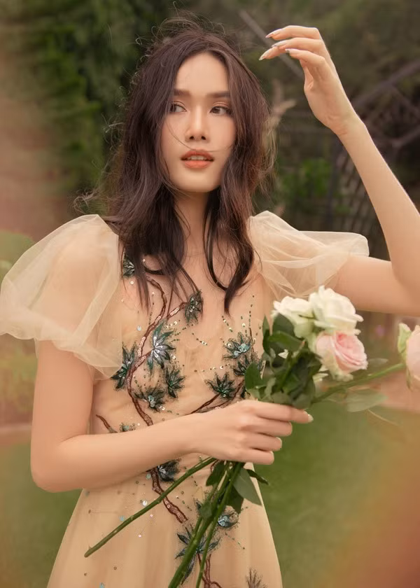 Á hậu Phương Anh.