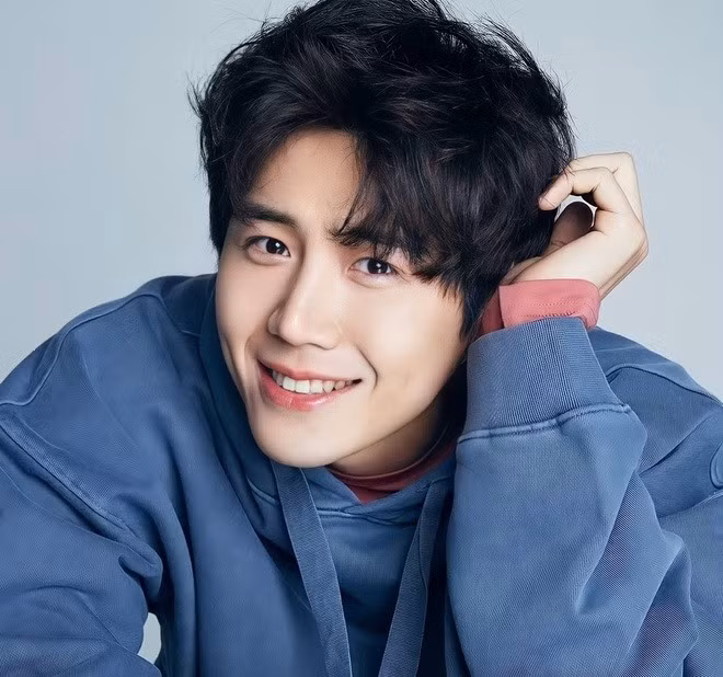 10. Kim Seon Ho: 5.708 phiếu bầu