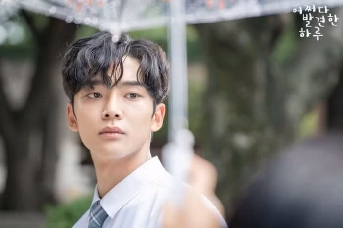12. Rowoon: 4.833 phiếu bầu