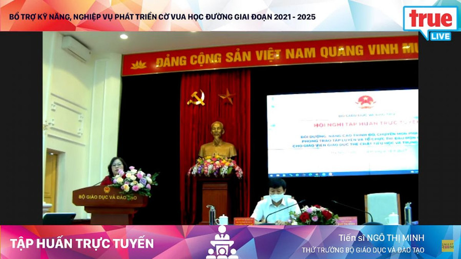 Tiến sĩ Ngô Thị Minh - Thứ trưởng Bộ Giáo dục và Đào tạo phát biểu chỉ đạo tại Hội nghị tập huấn. (Ảnh: SmartROOM)