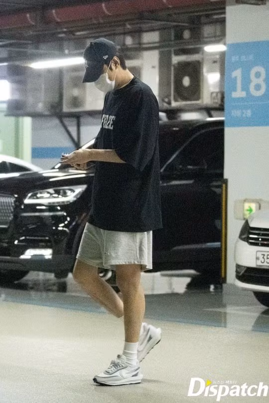 Cộng đồng mạng "dậy sóng" trước loạt ảnh hẹn hò của nam thần Lee Min Ho ảnh 2