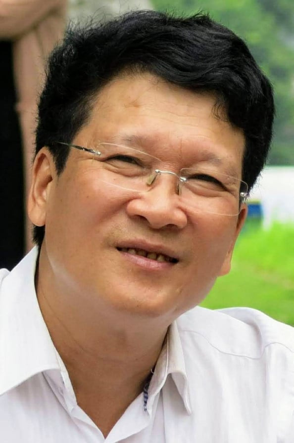 Nhà thơ Nguyễn Thành Phong. Nhà thơ Nguyễn Thành Phong.