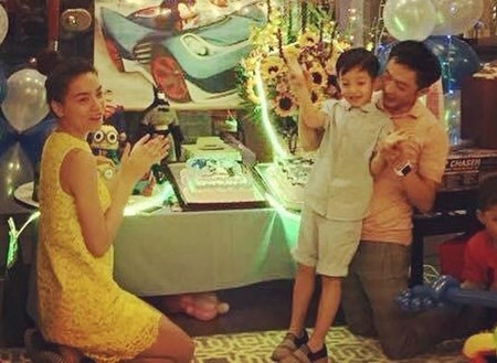 Quốc Cường bất ngờ nắm tay nói yêu Hồ Ngọc Hà Quoc Cuong bat ngo nam tay noi yeu Ho Ngoc Ha
