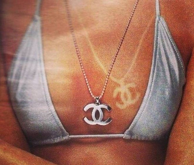 Sự phổ biến của trào lưu này khiến các tổ chức y tế trên thế giới phải lên tiếng cảnh báo về sự nguy hiểm đối với sức khỏe. Hình xăm rám nắng - trào lưu nguy hiểm nhất của giới trẻ?