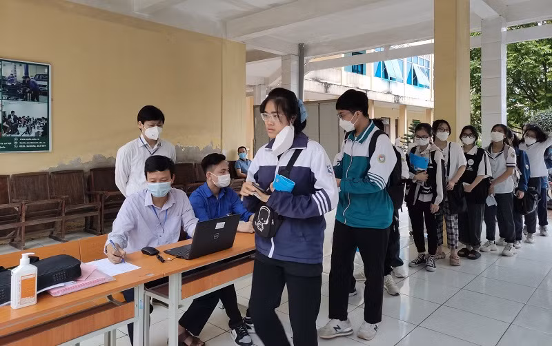 Thí sinh tham dự kỳ thi đánh giá năng lực do Đại học Quốc gia Hà Nội tổ chức.