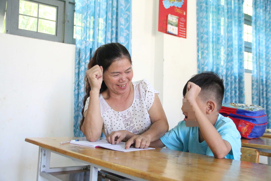 Cô Trần Thị Quyên luôn xem học trò như con của mình.