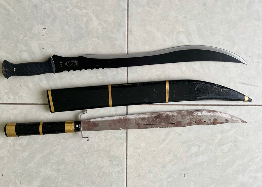 Tang vật thu giữ của Đang và Trung. (Ảnh: Tiến Tầm) Tang vật thu giữ của Đang và Trung. (Ảnh: Tiến Tầm)