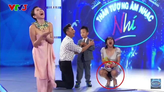 Quá phấn khích, Văn Mai Hương vô tình bị "lộ hàng" tại Vietnam Idol Kids