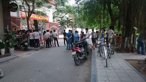 Hà Nội: Phát hiện xác hài nhi trong bọc nilong, miệng bị nhét giẻ