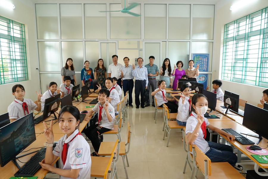 Phòng máy tính mới của Trường tiểu học Bối Cầu.