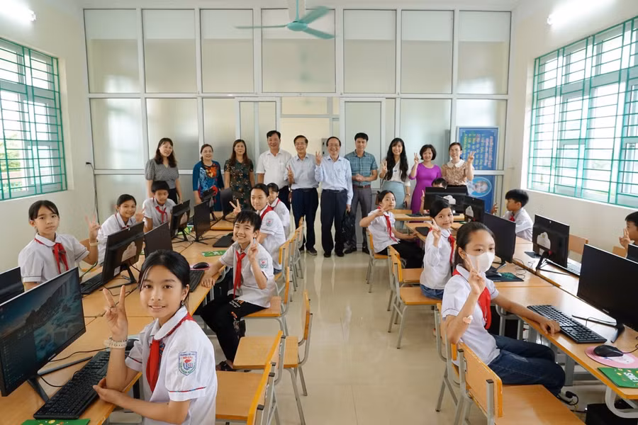 Phòng máy tính mới của Trường tiểu học Bối Cầu.