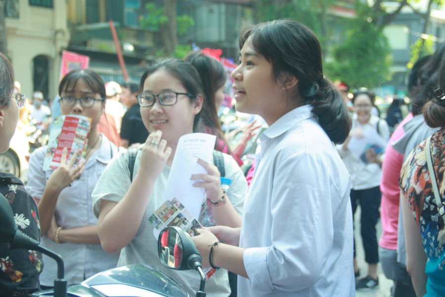 Thí sinh dự thi tốt nghiệp THPT. Ảnh: Hải Bình Thí sinh dự thi tốt nghiệp THPT. Ảnh: Hải Bình