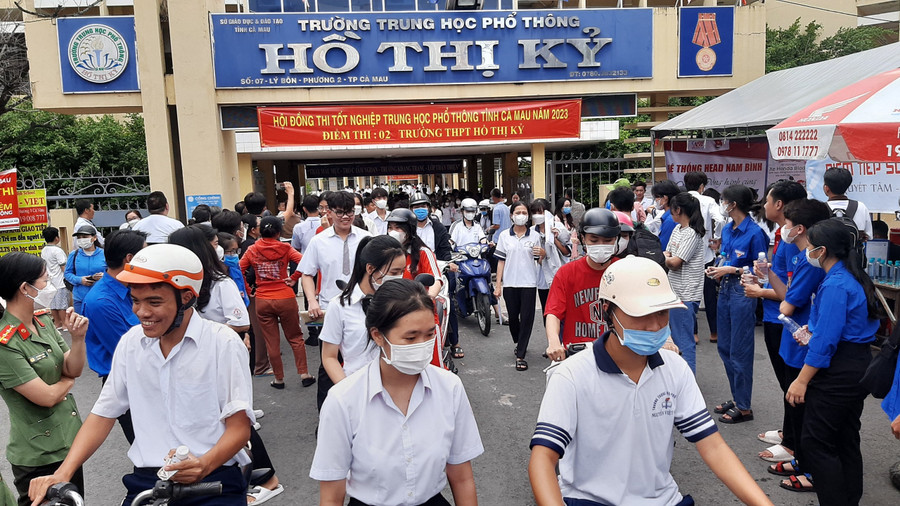 Thí sinh tỉnh Cà Mau trong kỳ thi tốt nghiệp THPT 2023. Thí sinh tỉnh Cà Mau trong kỳ thi tốt nghiệp THPT 2023.