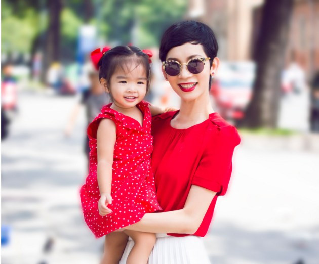 Người mẫu Xuân Lan và con gái. Ảnh do nhân vật cung cấp. 