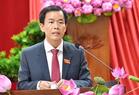 Ông Nguyễn Văn Phương phát biểu nhận nhiệm vụ sau khi được bầu làm Chủ tịch UBND tỉnh khóa VIII, nhiệm kỳ 2021- 2026.