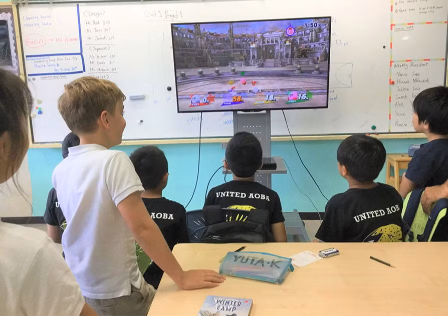 Đưa eSports vào trường học để giúp các thanh thiếu niên chơi games lành mạnh và có tổ chức hơn. Ảnh minh họa: INT