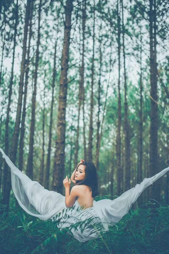 Bí mật giờ mới kể về bộ ảnh cô gái khỏa thân giữa rừng vắng ảnh 11